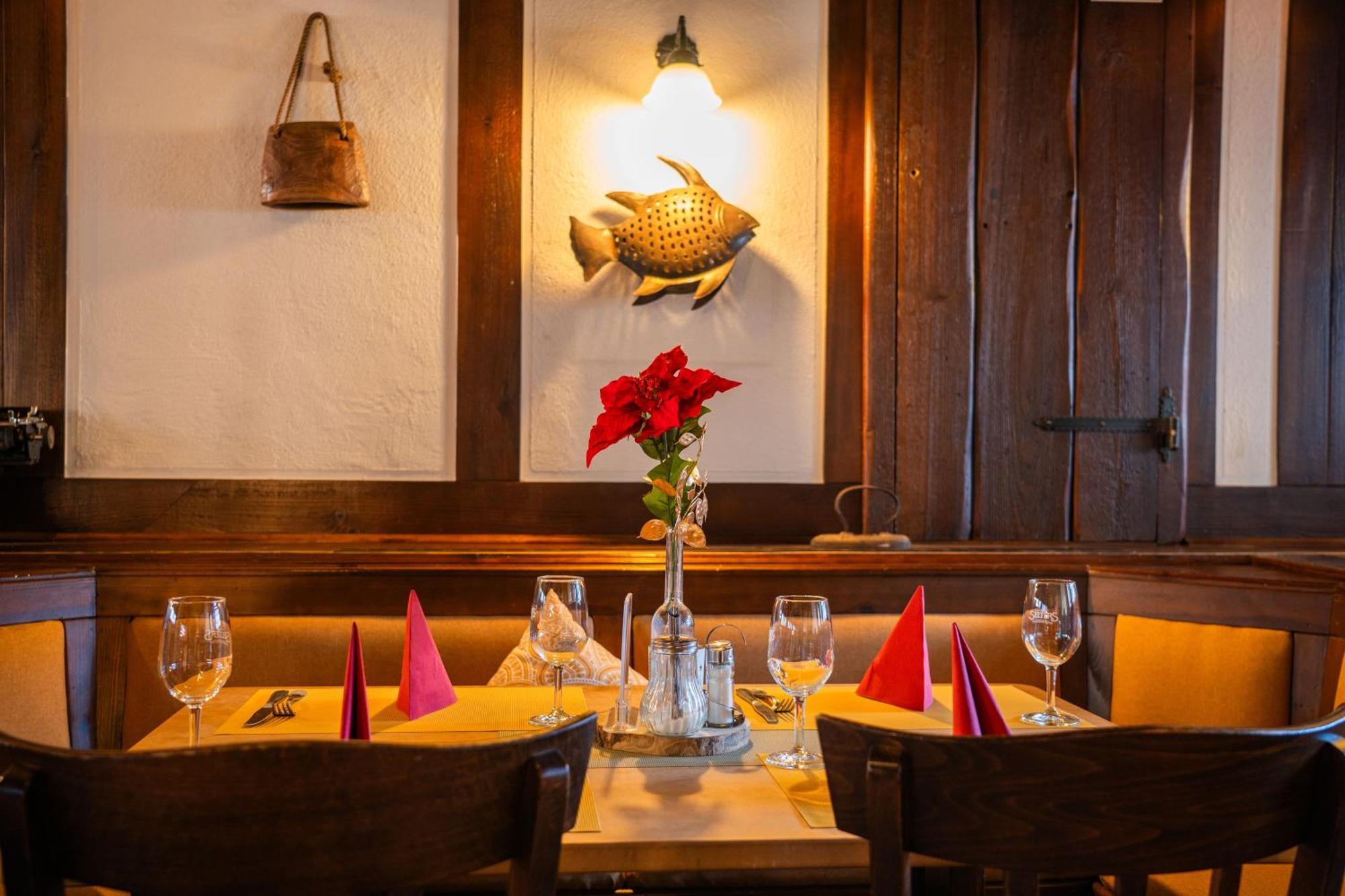 Landhotel & Restaurant Kains Hof Uhlstädt Eksteriør billede