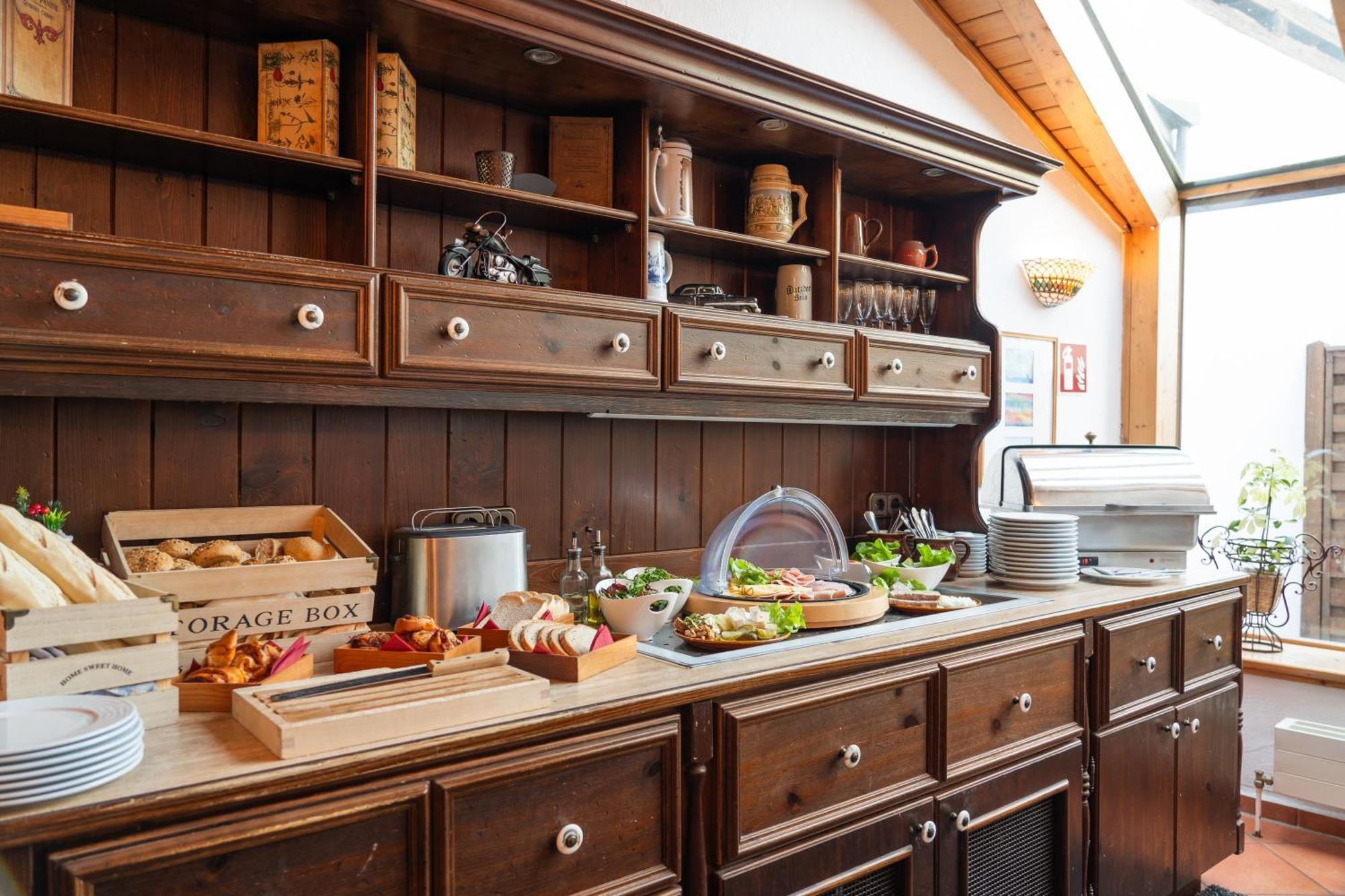 Landhotel & Restaurant Kains Hof Uhlstädt Eksteriør billede