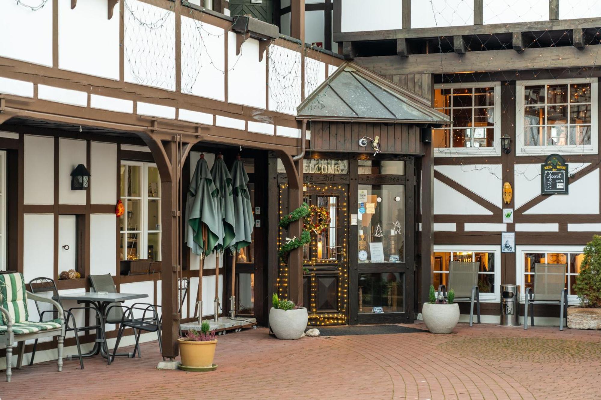 Landhotel & Restaurant Kains Hof Uhlstädt Eksteriør billede